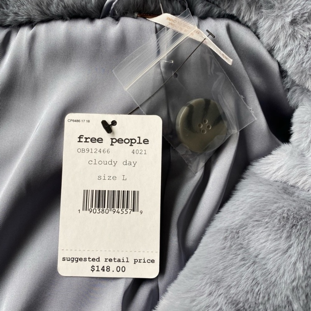 🆕 FREE PEOPLE KATE FAUX FUR TEDDY COAT - Picture 7 of 7